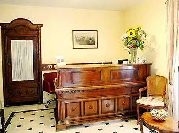 Hotel Arco Di Travertino Roma 2*,
