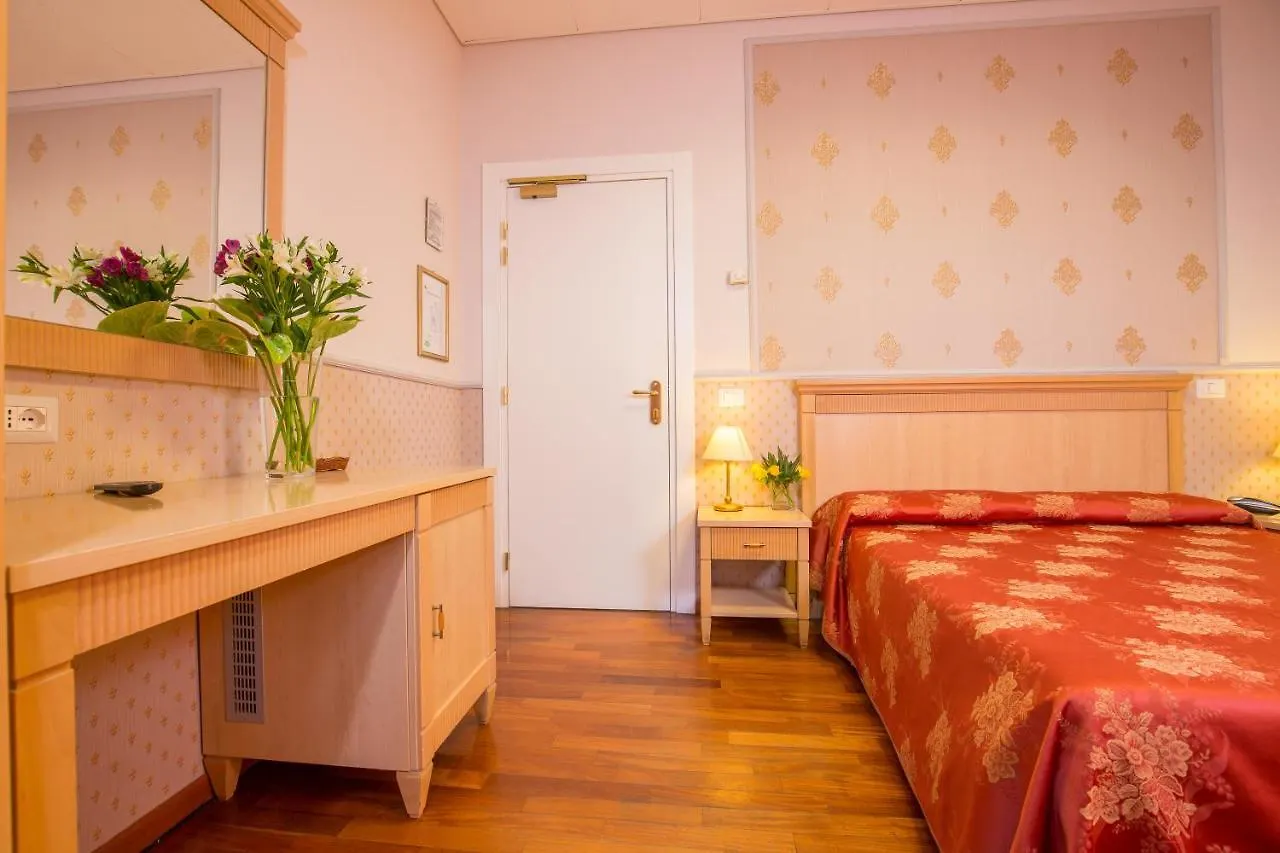 Hotel Arco Di Travertino Roma
