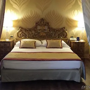 Amadeus 4*, Veneza Itália